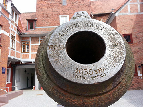 Foto der Kanone im Schlosshof Winsen (Luhe)